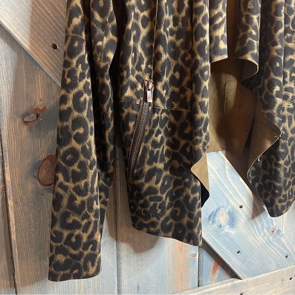 Bagatelle Collection Animal Print Jacket Draped Front Size Medium - Picture 4 of 9